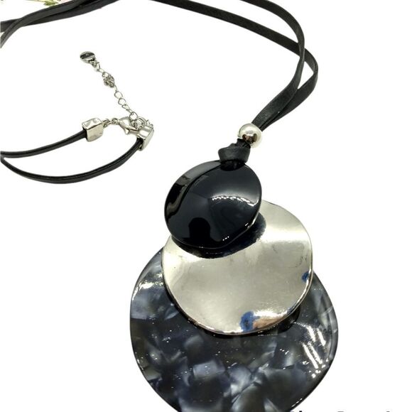 Midnight pendulum necklace with vegan‎ leather strap chain - Picture 1 of 2